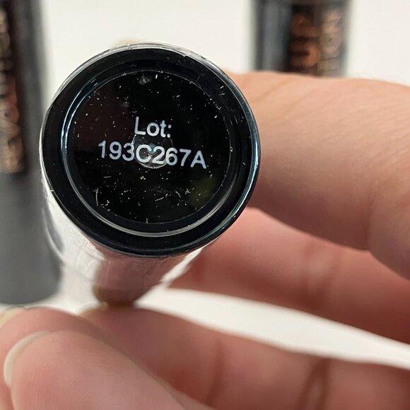 Makeup Revolution Amazing Lipstick 100% Vamp Rouge A Levres Pack Of 3 - Picture 4 of 4